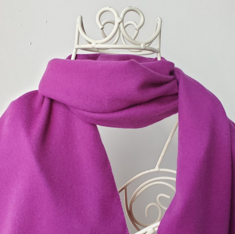 Amicale Cashmere Ruffle Scarf - Picture 2 of 5